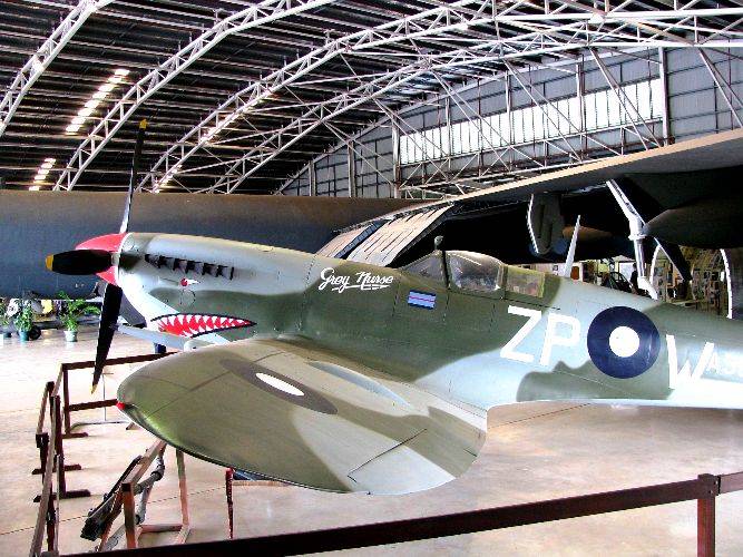 Spitfire MkVIII con los colores del Grupo Captain C.R. Cadw. (Albert Campanera i Rovira, copyright defensa.com)