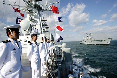 La Marina japonesa también ha enviado una fuerza naval al Océano Indico para proteger sus intereses nacionales.
