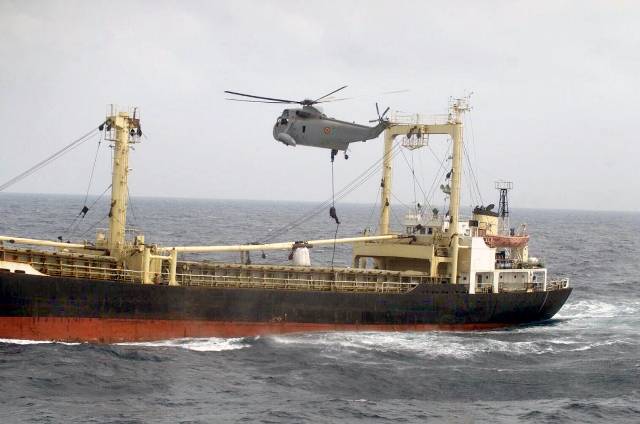 El asalto al mercante norcoreano Son San en 2002 fue una de las acciones más complicadas y mediáticas en las que han intervenido la Escuadrilla (foto Armada).