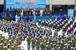 Ceremonia de transmisin de mando en el patio central del Ministerio del Poder Popular para la Defensa. (Foto: MPPD)