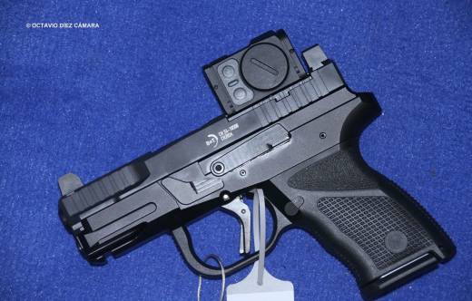 Portabilidad, fiabilidad, potencia de fuego y facilidad para encarar con rapidez al objetivo son algunos de los detalles que definen a la nueva pistola SSP. (Octavio Dez Cmara)
