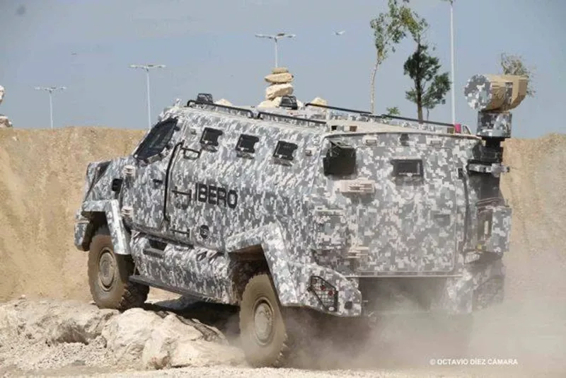 En FEINDEF se mostraron algunos conceptos de blindados 4x4, como el del 4x4 Ibero de la compañía española TSD, que podrían ser interesantes para España. Foto: Octavio Díez Cámara En FEINDEF se mostraron algunos conceptos de blindados 4x4, como el del 4x4 Ibero de la compañía española TSD, que podrían ser interesantes para España. Foto: Octavio Díez Cámara