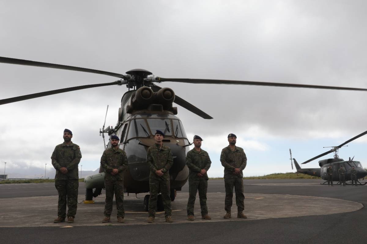 Los helicópteros del BHELMA VI que participan en la operación. (foto: Ejército de Tierra) Los helicópteros del BHELMA VI que participan en la operación. (foto: Ejército de Tierra)