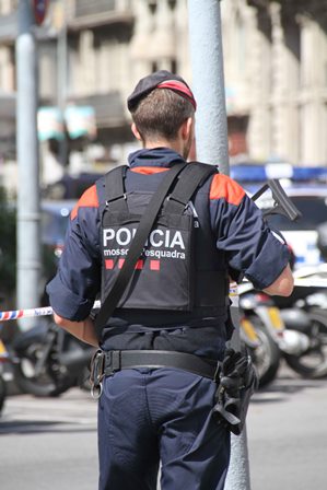 suficiente consenso Prominente Equipos de protección antibala para los Mossos d'Esquadra-noticia  defensa.com - Noticias Defensa España