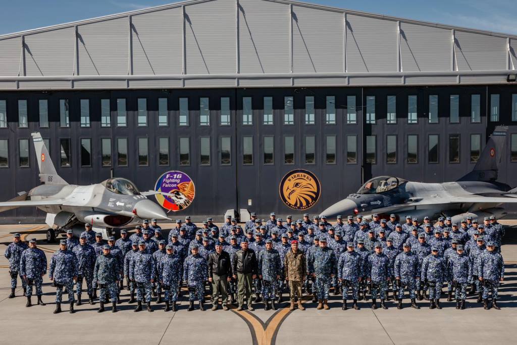 2%20F-16%20Rumania.jpg