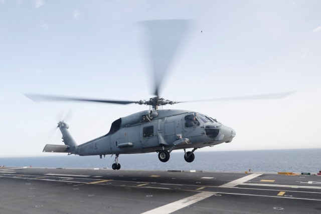 El helicptero Sikorsky SH-60F de la Armada espaola