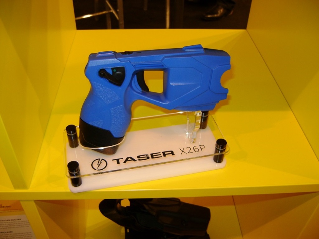La Guardia Civil compra un nuevo lote de 240 pistolas Taser