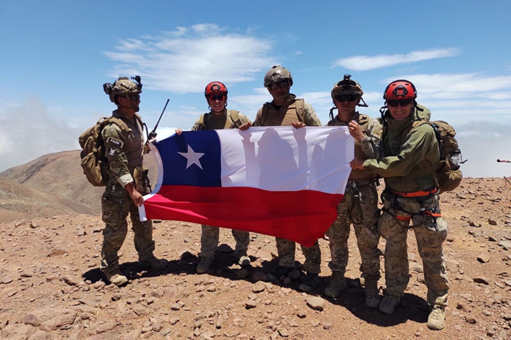La Bave del Ejército de Chile se instruye en técnicas de supervivencia,  evasión, resistencia y escape
