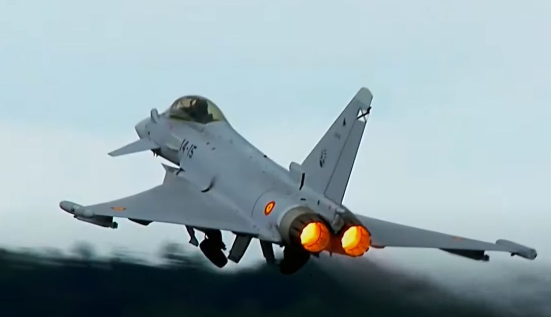 Eurofighter Typhoon del Ejército del Aire llevado al límite - Noticias  Defensa Vídeos