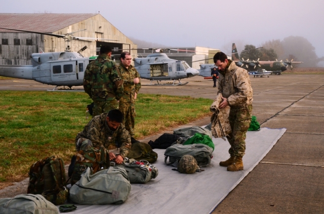 GOE%20preparandose%20para%20un%20salto%20desde%20un%20C-130%20Hercules(1).jpg