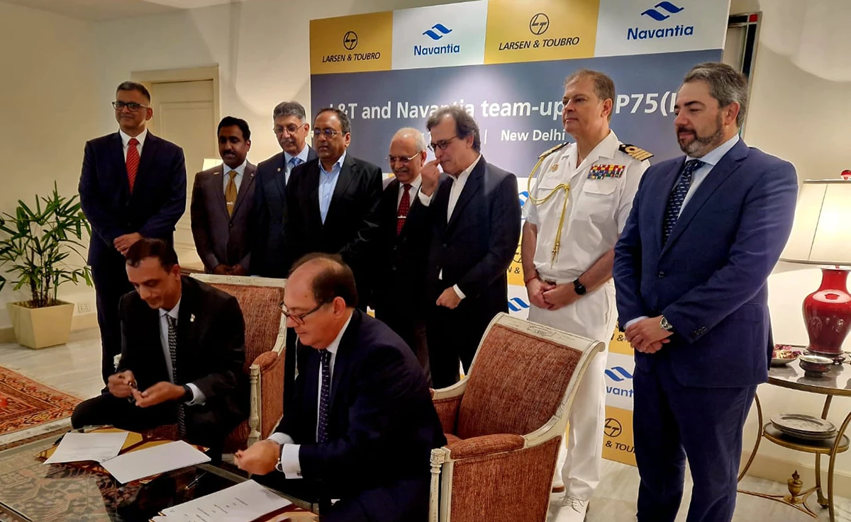 Firma de alcuerdo por el que Navantia ofertará submarinos basados en el S-80 a la Armada de India de manera conjunta con Larsen and Toubro.