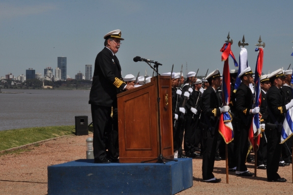 El Comandante de la Armada Uruguaya demanda recursos para renovar la ...