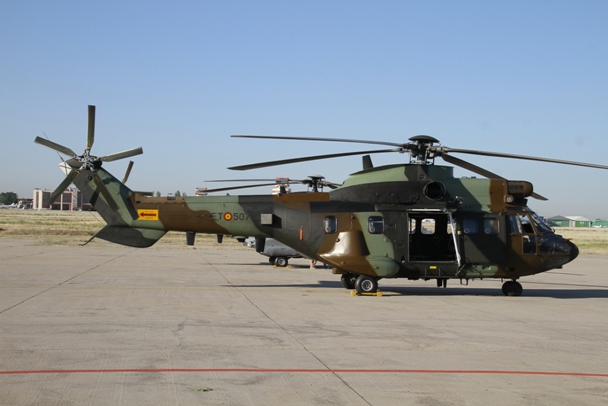 Las FAMET ceden temporalmente helicóptero Puma al Ejército del Aire Noticias Defensa España