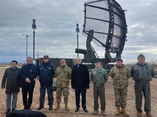 Entra en servicio en Argentina un radar en Trelew - Noticias Defensa ...