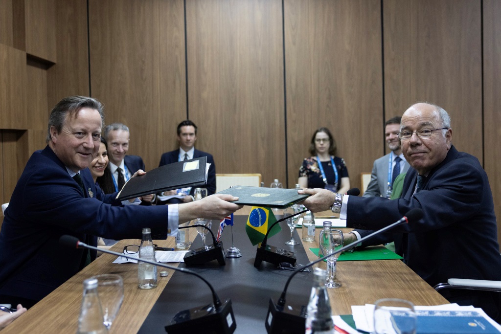 Brasil y el Reino Unido firman un convenio en materia de Defensa ...
