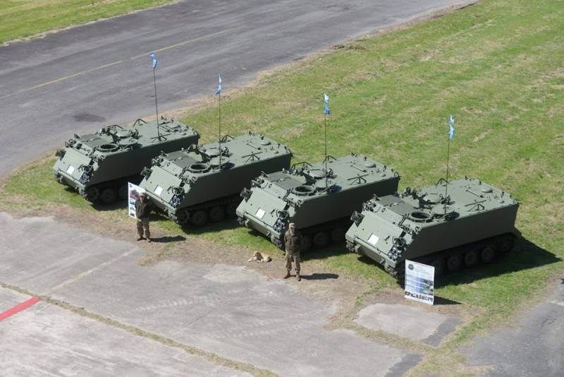 M113A2 recien salidos de los talleres de Boulogne.  (Luis Pi�eiro)