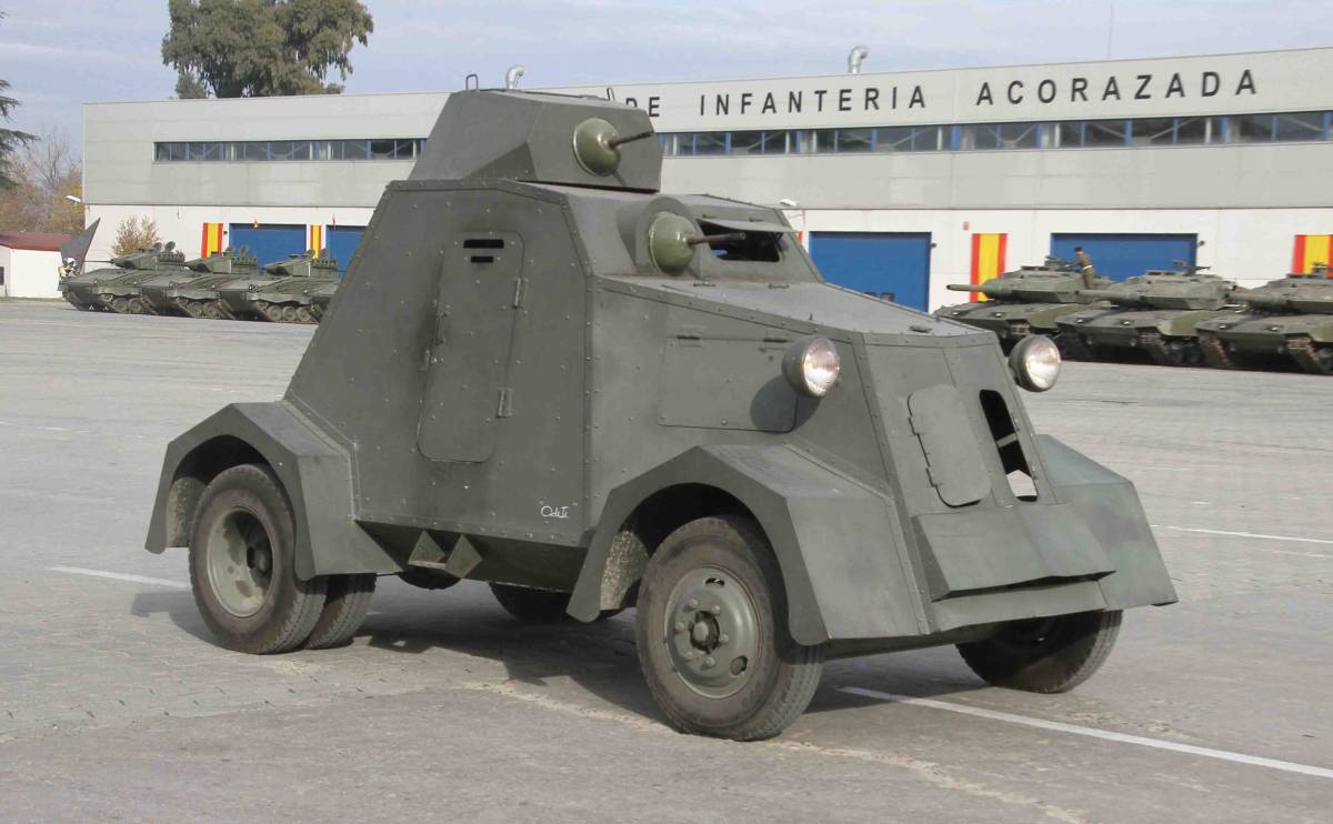 El auto blindado Unión Naval de Levante AML-35. El auto blindado Unión Naval de Levante AML-35.