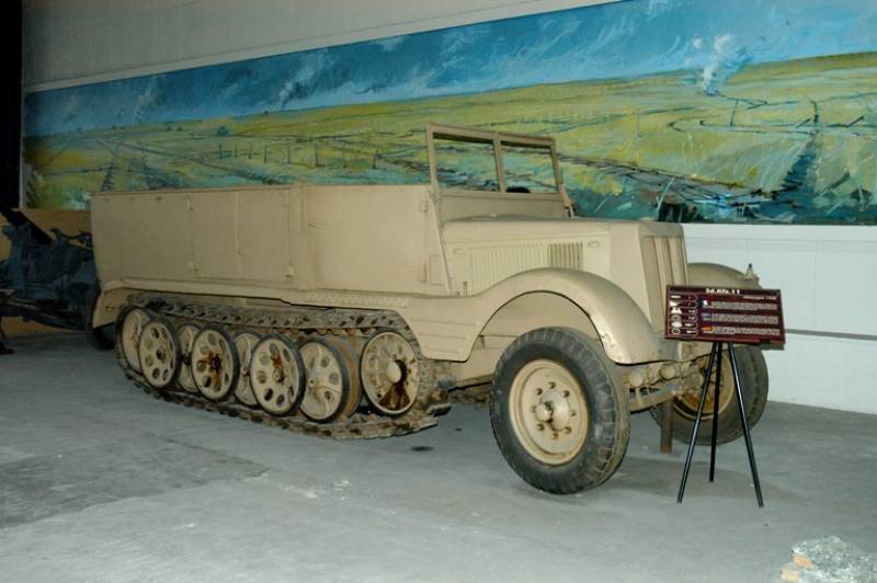 Sd.Kfz-11 alemán. (Camil Busquets i Vilanova, copyright defensa.com) Sd.Kfz-11 alemán. (Camil Busquets i Vilanova, copyright defensa.com)