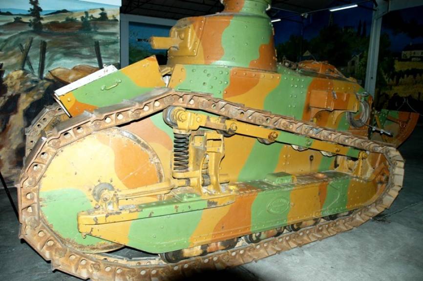 Renault FT-17. España lo utilizó en Alhucemas. (Camil Busquets i Vilanova, copyright defensa.comy
