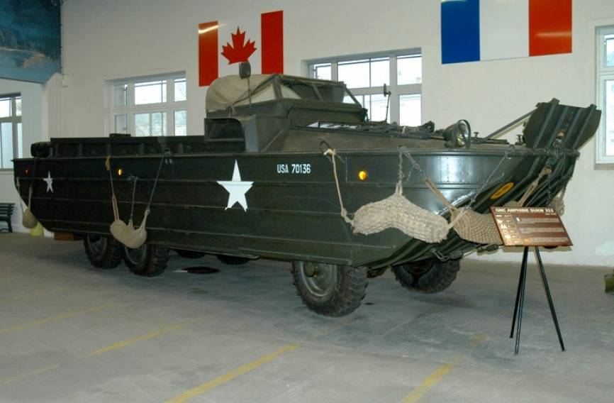 Anfibio norteamericano DUKW 353. (Camil Busquets i Vilanova, copyright defensa.com)
