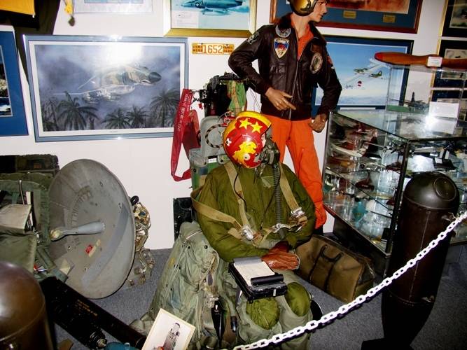 Legado de los pilotos de diferentes épocas. (Antonio Ros Pau, copyright defensa.com) Legado de los pilotos de diferentes épocas. (Antonio Ros Pau, copyright defensa.com)