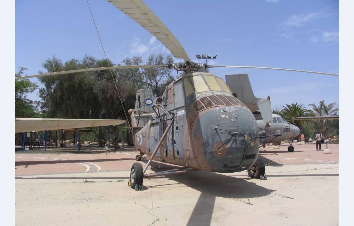 Sikorsky S-58. (Antonio Ros Pau, Copyright defensa.com) Sikorsky S-58. (Antonio Ros Pau, Copyright defensa.com)