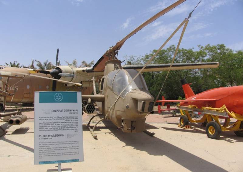 “Tzefa” es como allí se conoce al Bell AH-1 “Cobra”. (Antonio Ros Pau, Copyright defensa.com) “Tzefa” es como allí se conoce al Bell AH-1 “Cobra”. (Antonio Ros Pau, Copyright defensa.com)