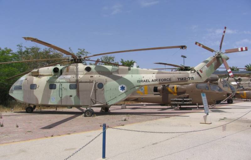 Aérospatiale SA-321 “Super Frelon”, conocido en Israel como “Tzir’a”. (Antonio Ros Pau, Copyright defensa.com) Aérospatiale SA-321 “Super Frelon”, conocido en Israel como “Tzir’a”. (Antonio Ros Pau, Copyright defensa.com)