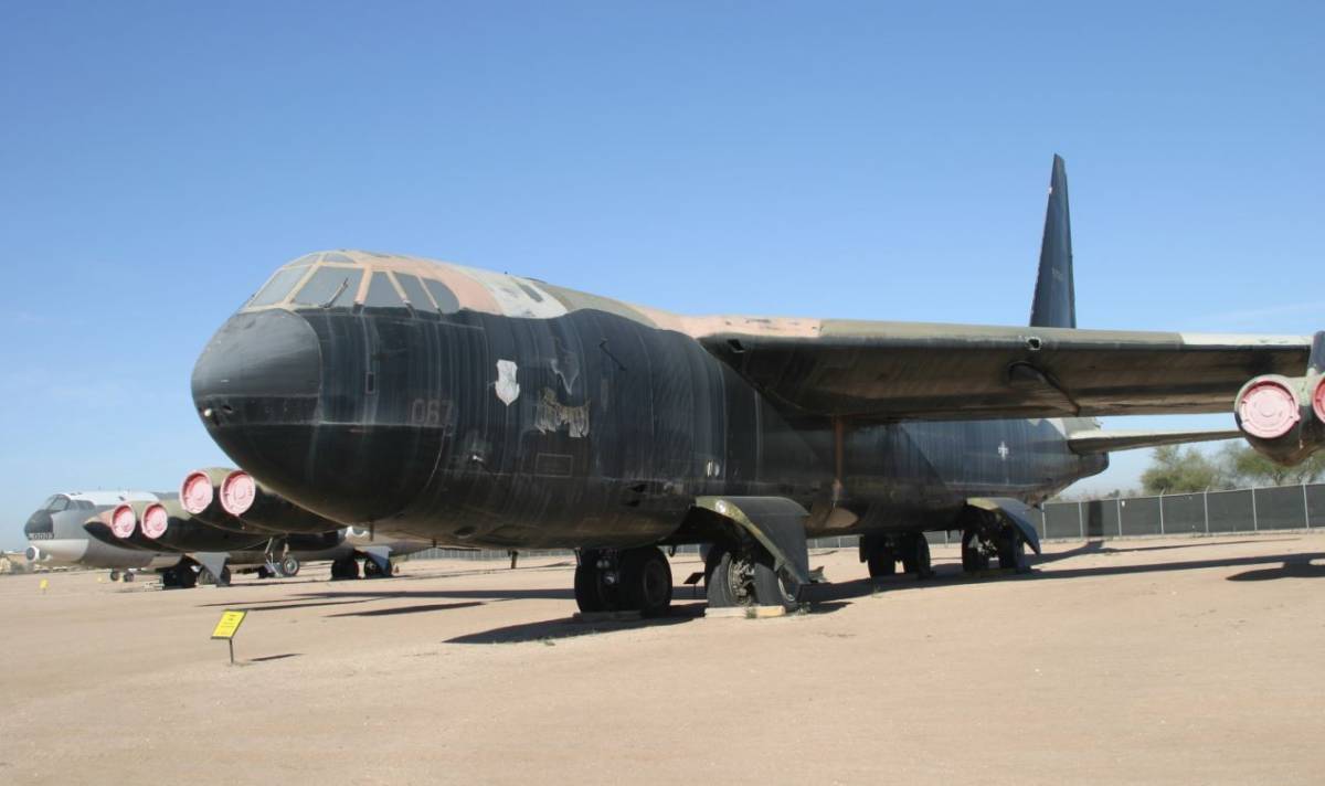 Bombardero B-52D “Stratofortress”, todo un símbolo del poder aéreo de los Estados Unidos. También se utilizó durante la guerra del Vietnam. (Antonio Ros Pau, copyright defensa.com) Bombardero B-52D “Stratofortress”, todo un símbolo del poder aéreo de los Estados Unidos. También se utilizó durante la guerra del Vietnam. (Antonio Ros Pau, copyright defensa.com)