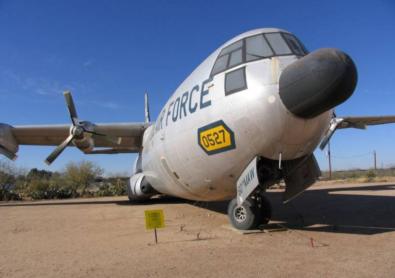Douglas C-133B “Cargomaster”, el primer transporte de la USAF que utilizó turbopropulsores. Se retiró de forma prematura, debido a problemas de fatiga estructural. (Antonio Ros Pau, copyright defensa.com) Douglas C-133B “Cargomaster”, el primer transporte de la USAF que utilizó turbopropulsores. Se retiró de forma prematura, debido a problemas de fatiga estructural. (Antonio Ros Pau, copyright defensa.com)