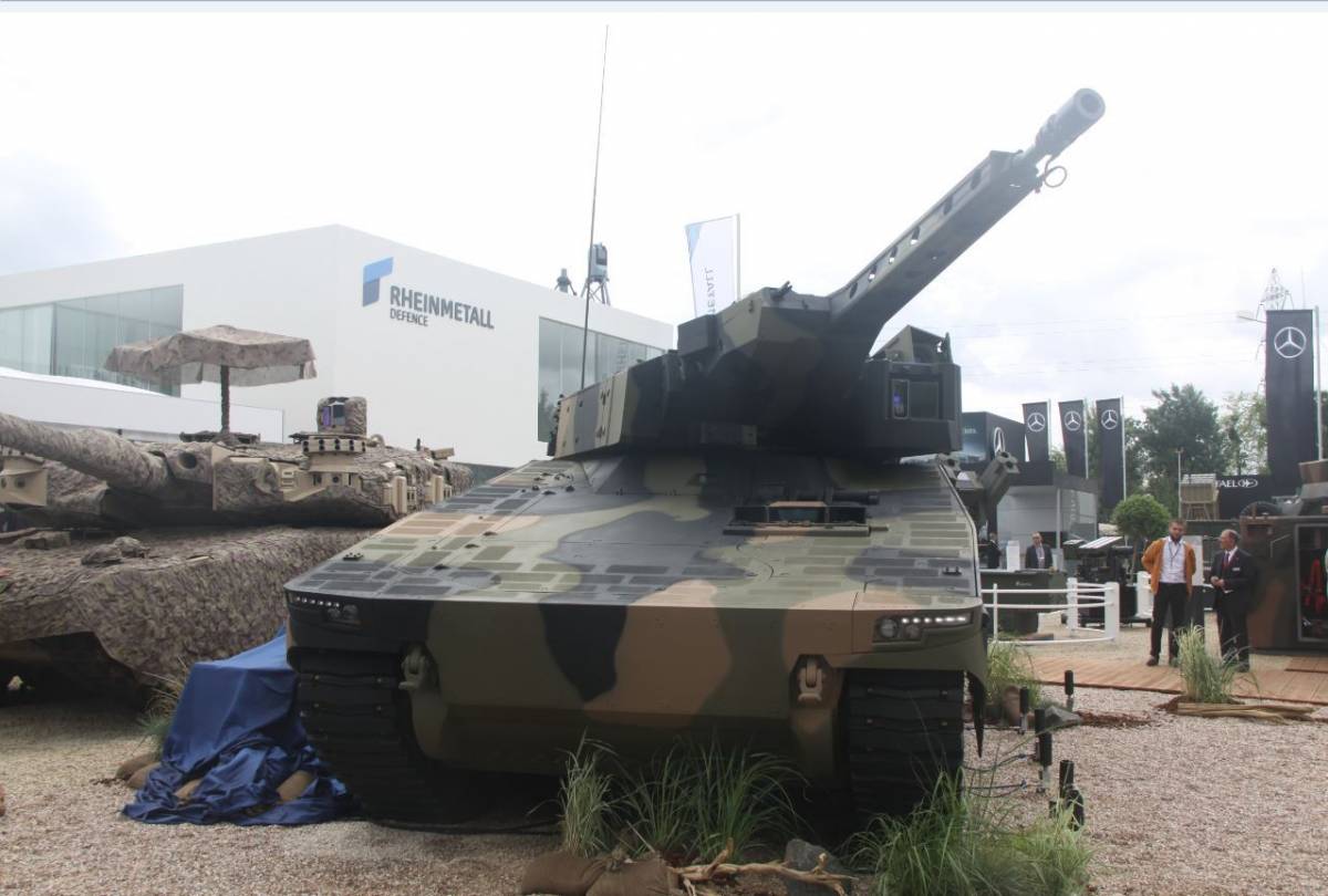 Empresas como Rheinmetall  aprovechan la ocasi�n para ense�ar y explicar sus diversas soluciones como son: el nuevo veh�culo de combate de infanter�a conocido como Lynx, el demostrador tecnol�gico avanzado aplicado a blindados pesados, la nueva pieza para