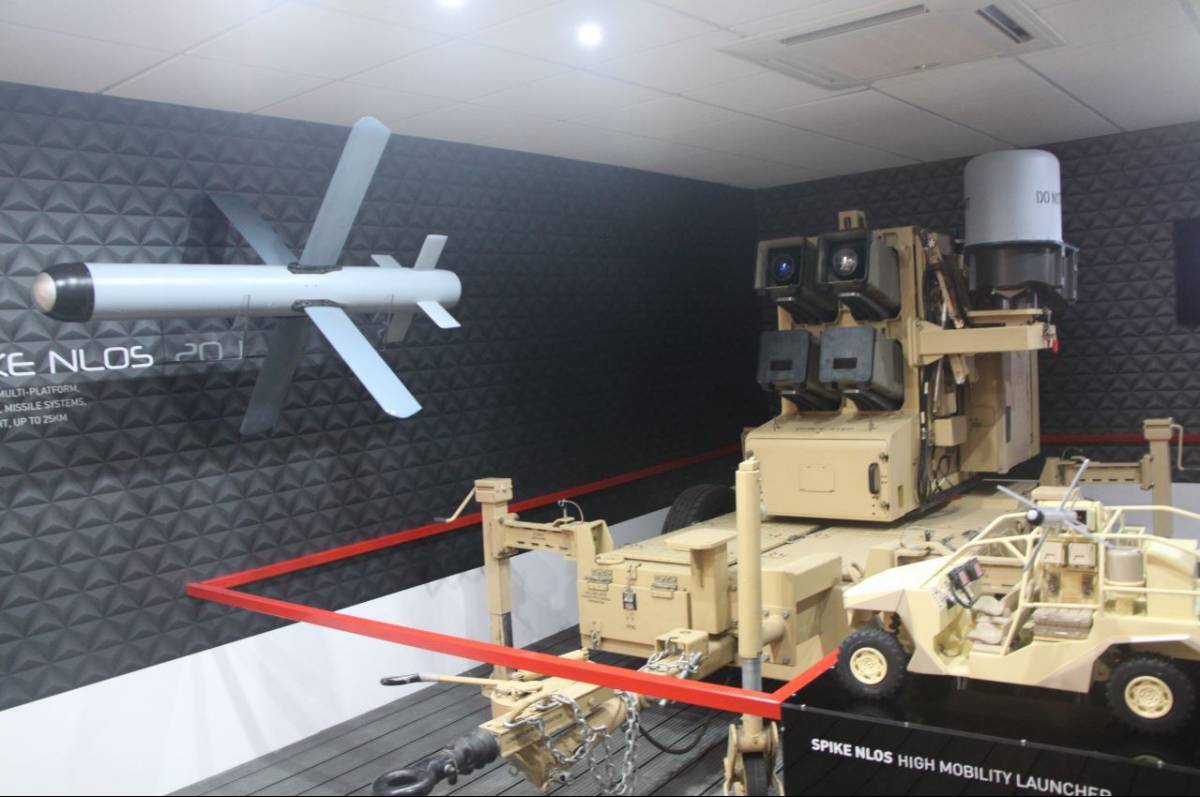 El evidente dinamismo de la hebrea Rafael se materializ� en nuevos soportes para el misil SPIKE NLOS, uno ligero destinado a las fuerzas especiales, junto a un lanzador operado por control remoto y giro de 360�; am�n de  propuestas en otros campos como lo