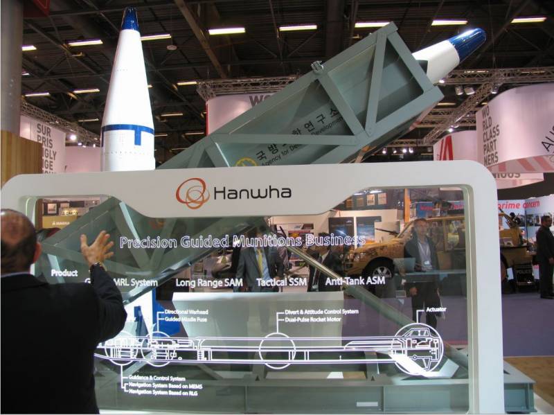 La industria militar Coreana, est� viviendo un importante proceso de crecimiento. La corporaci�n Hanwha presenta diferentes soluciones dirigidas a resolver problemas concretos. (Antonio Ros Pau, copyright defensa.com)