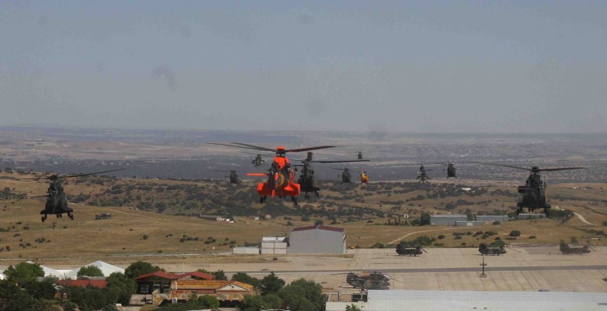 Vista desde el aire del desfile aéreo. foto Julio Maíz Vista desde el aire del desfile aéreo. foto Julio Maíz
