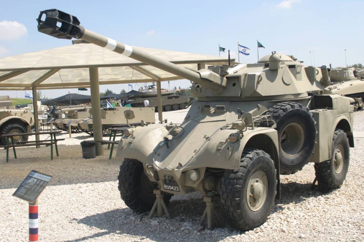 Este AML 90 también sirvió en las Fuerzas Acorazadas israelíes. (Antonio Ros Pau, copyright defensa.com) Este AML 90 también sirvió en las Fuerzas Acorazadas israelíes. (Antonio Ros Pau, copyright defensa.com)