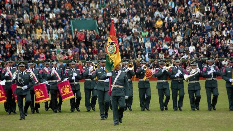 La banda boliviana tambien fue muy aplaudida, IGWAITH/ZONA MILITAR