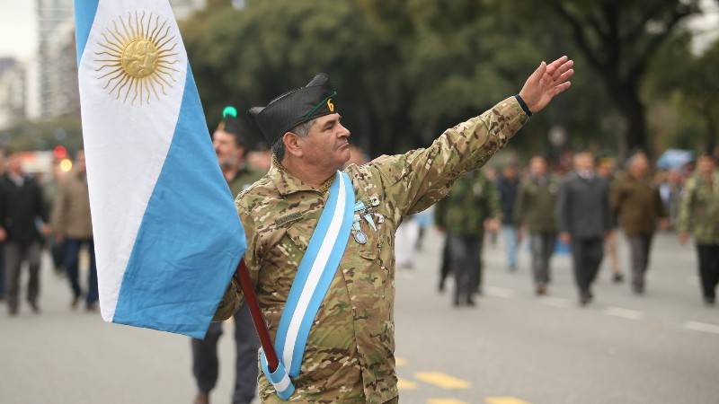 Soldado Poltronieri uno de los mas condecorados de la contienda tuvo su hora de reconocimiento, IGWAITH/ZONA MILITAR