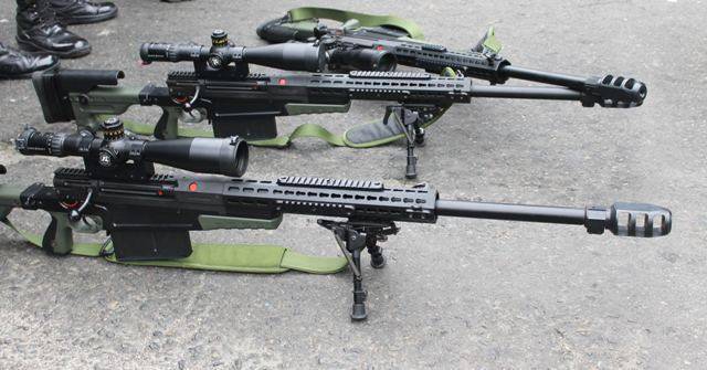 Una de las nuevas adquisiciones del GRUFE: El Fusil de Francotirador Accuracy International AX50 de 12.7 mm. (Alejo Marchessini, copyright defensa.com) Una de las nuevas adquisiciones del GRUFE: El Fusil de Francotirador Accuracy International AX50 de 12.7 mm. (Alejo Marchessini, copyright defensa.com)