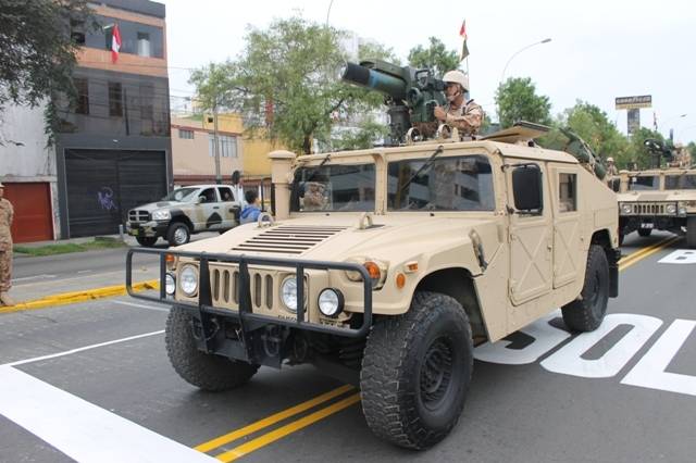 Vehículo de Exploración y Reconocimiento Humvee M-1151A1 con lanzador de misiles Spike-ER. (Alejo Marchessini, copyright defensa.com) Vehículo de Exploración y Reconocimiento Humvee M-1151A1 con lanzador de misiles Spike-ER. (Alejo Marchessini, copyright defensa.com)