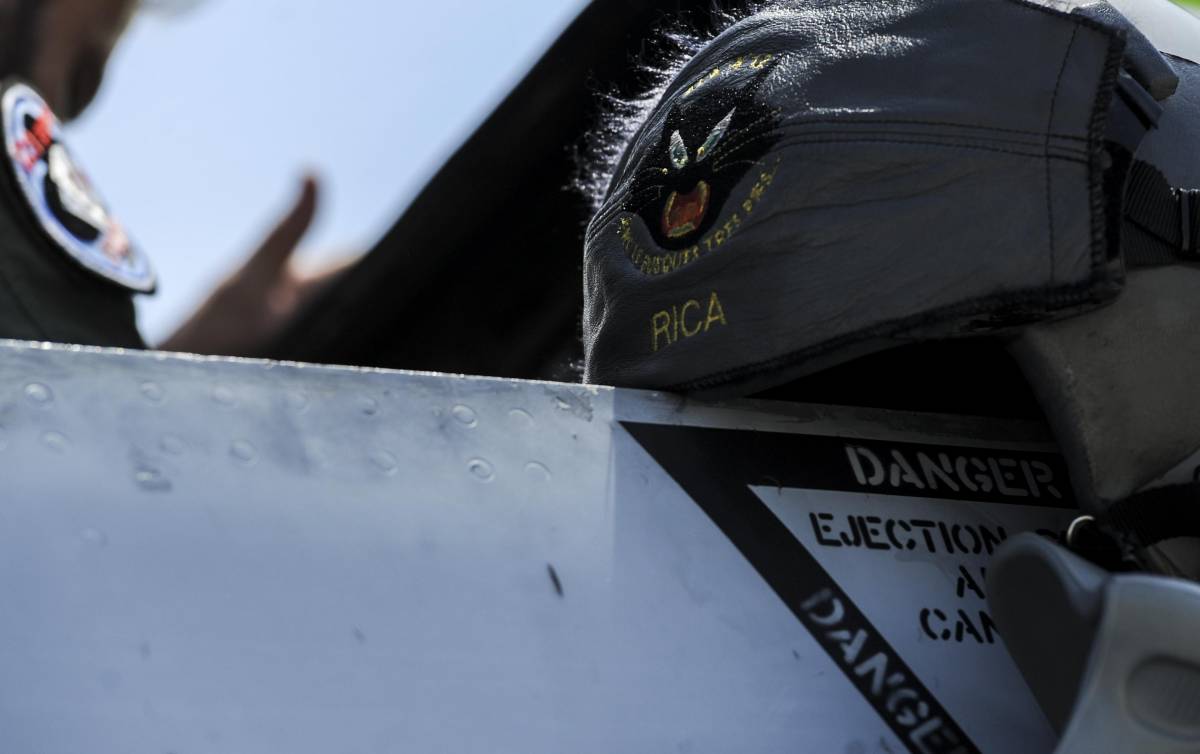 Casco de un piloto español participante en Red Flag 16-4 (USAF) Casco de un piloto español participante en Red Flag 16-4 (USAF)