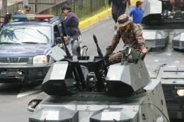 Detalles de la torreta del VCT-A2 con sus cañones en elevación antiaérea (J. Montes/defensa.com) Detalles de la torreta del VCT-A2 con sus cañones en elevación antiaérea (J. Montes/defensa.com)