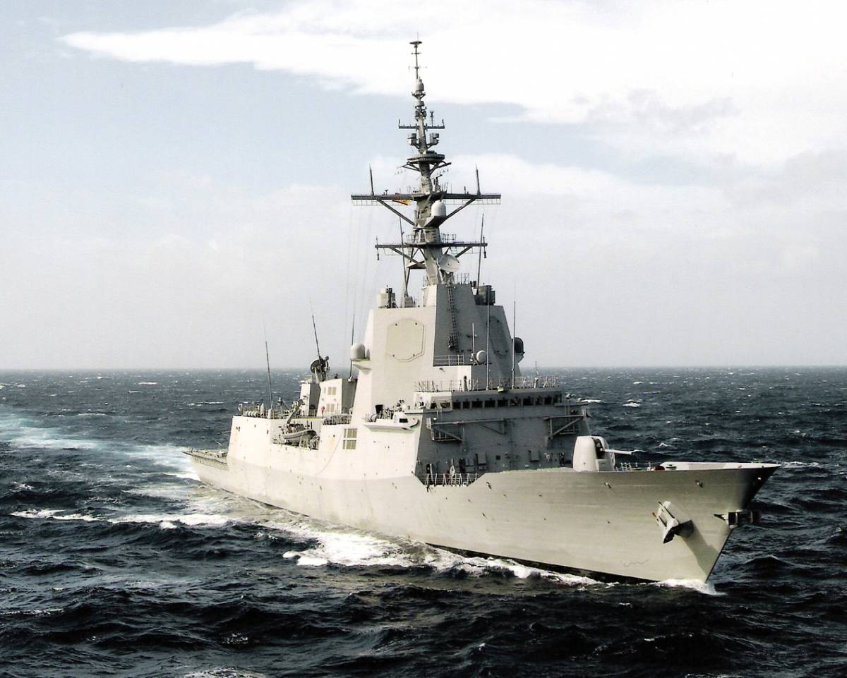 La fragata “Blas de Lezo” navegando: La fragata, integrada en la SNMG 1, es uno de los buques más modernos de la Armada española y está equipada con el sistema Aegis. La Agrupación de la OTAN ha abandonado su despliegue “fuera de área” para continuar su m La fragata “Blas de Lezo” navegando: La fragata, integrada en la SNMG 1, es uno de los buques más modernos de la Armada española y está equipada con el sistema Aegis. La Agrupación de la OTAN ha abandonado su despliegue “fuera de área” para continuar su m