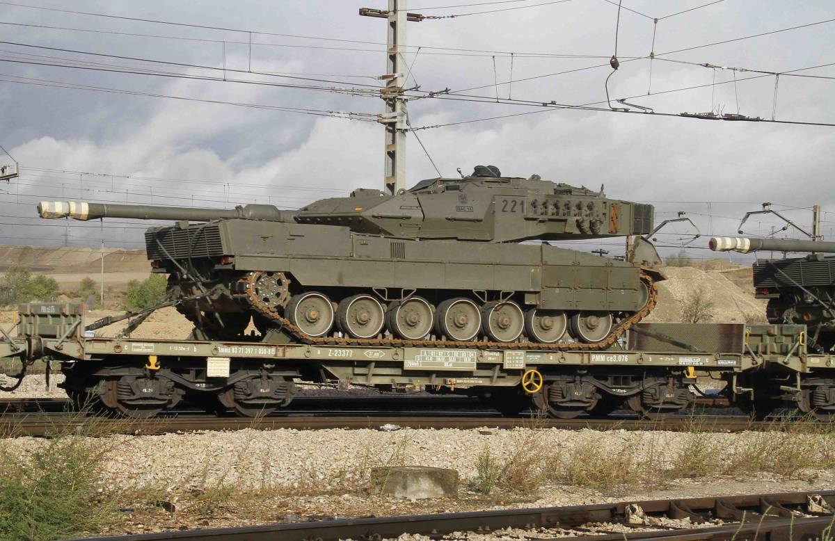 Uno de los carros Leopardo 2E del RAC-16 Uno de los carros Leopardo 2E del RAC-16