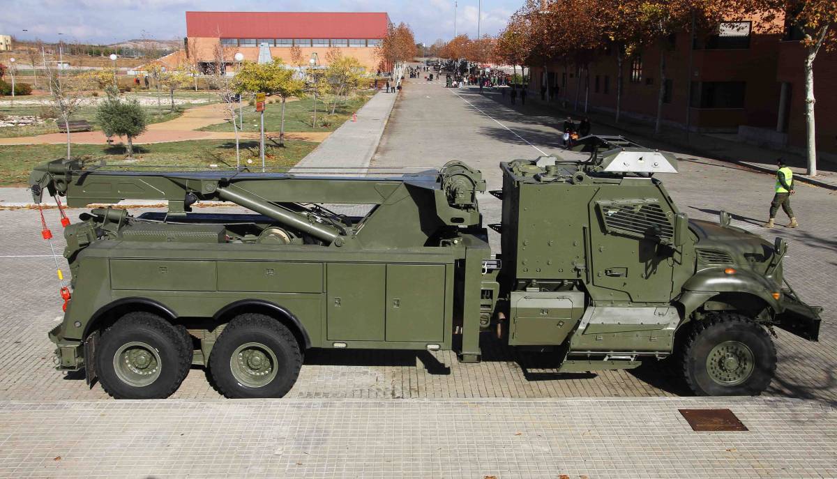 El camión protegido de recuperación Navistar Maxxpro “Recovery”.(Julio Maíz/Defensa.com) El camión protegido de recuperación Navistar Maxxpro “Recovery”.(Julio Maíz/Defensa.com)