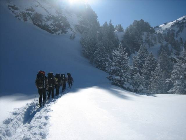 Por donde muy poca gente ha pasado, la SERECO abre el camino para el grueso de la Unidad. Por donde muy poca gente ha pasado, la SERECO abre el camino para el grueso de la Unidad.