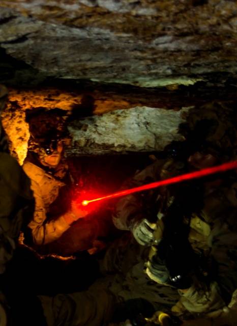 Unidades experimentales de combate subterráneo investigan, practican y validan procedimientos en este claustrofóbico ambiente