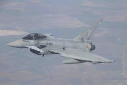  Eurofighter del Ala 14 saliendo de los refugios de Mor�n, camino de Nellis.(Julio Ma�z/defensa.com)