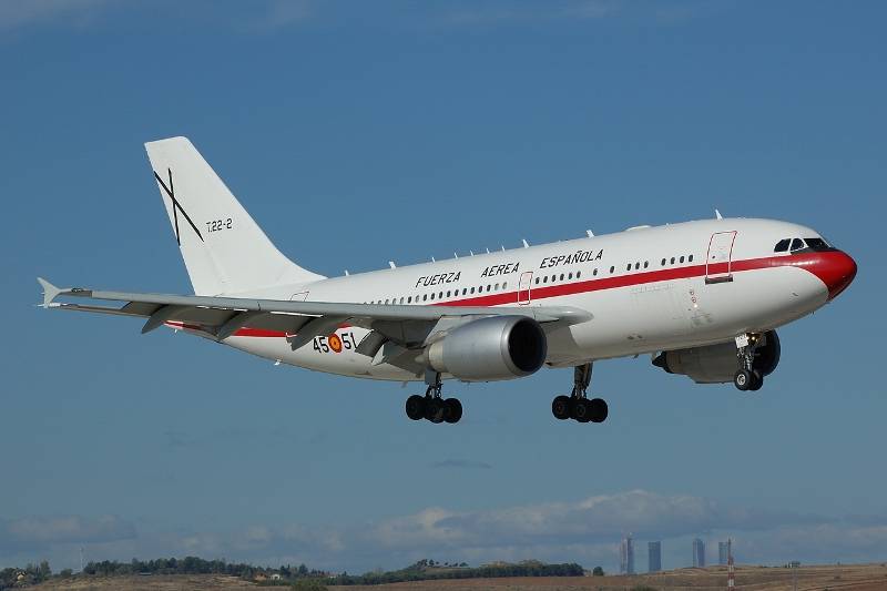 AIRBUS A310 AIRBUS A310