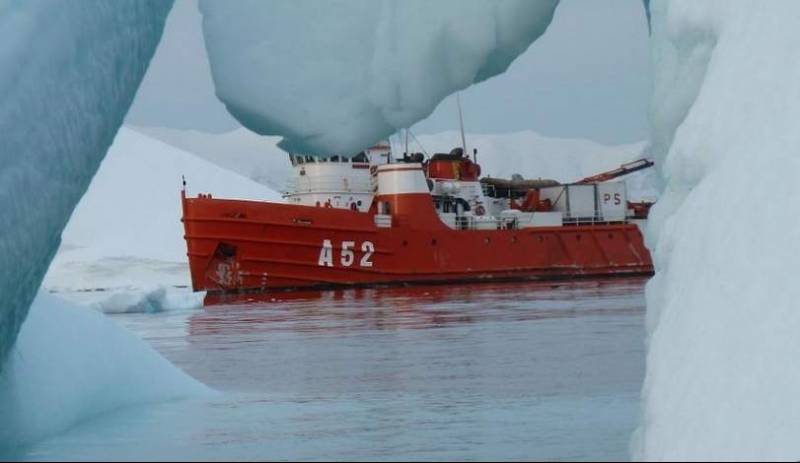 Buque Auxiliar "Las Palmas"