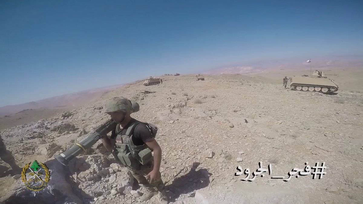 Infante con un lanzacohetes suecos Saab Bofors Dynamics AT4, posiblemente de los fabricados en Estados Unidos por ATK. Infante con un lanzacohetes suecos Saab Bofors Dynamics AT4, posiblemente de los fabricados en Estados Unidos por ATK.